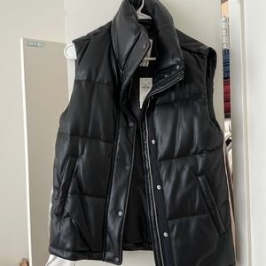 New with tags Abercrombie & Fitch XS Black leather vest jacket